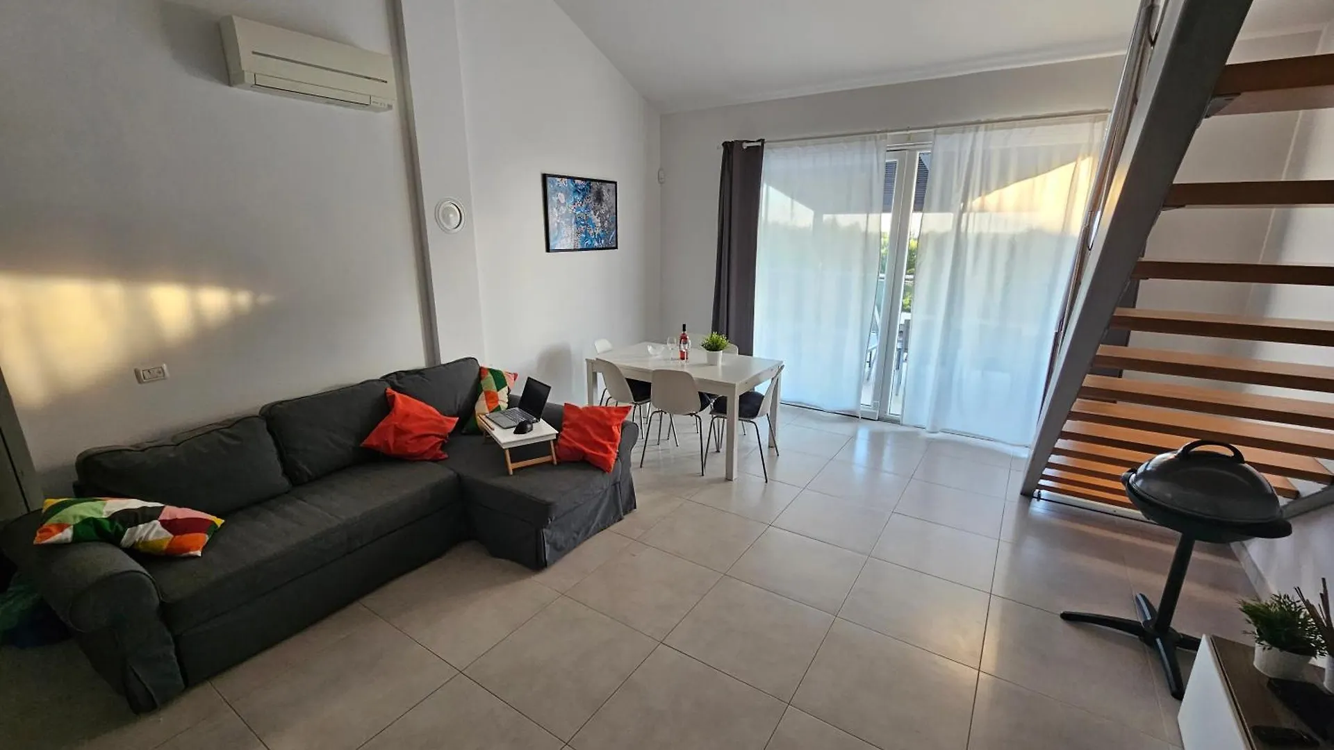 Diamond Seaview Penthouse Apartment Peroj