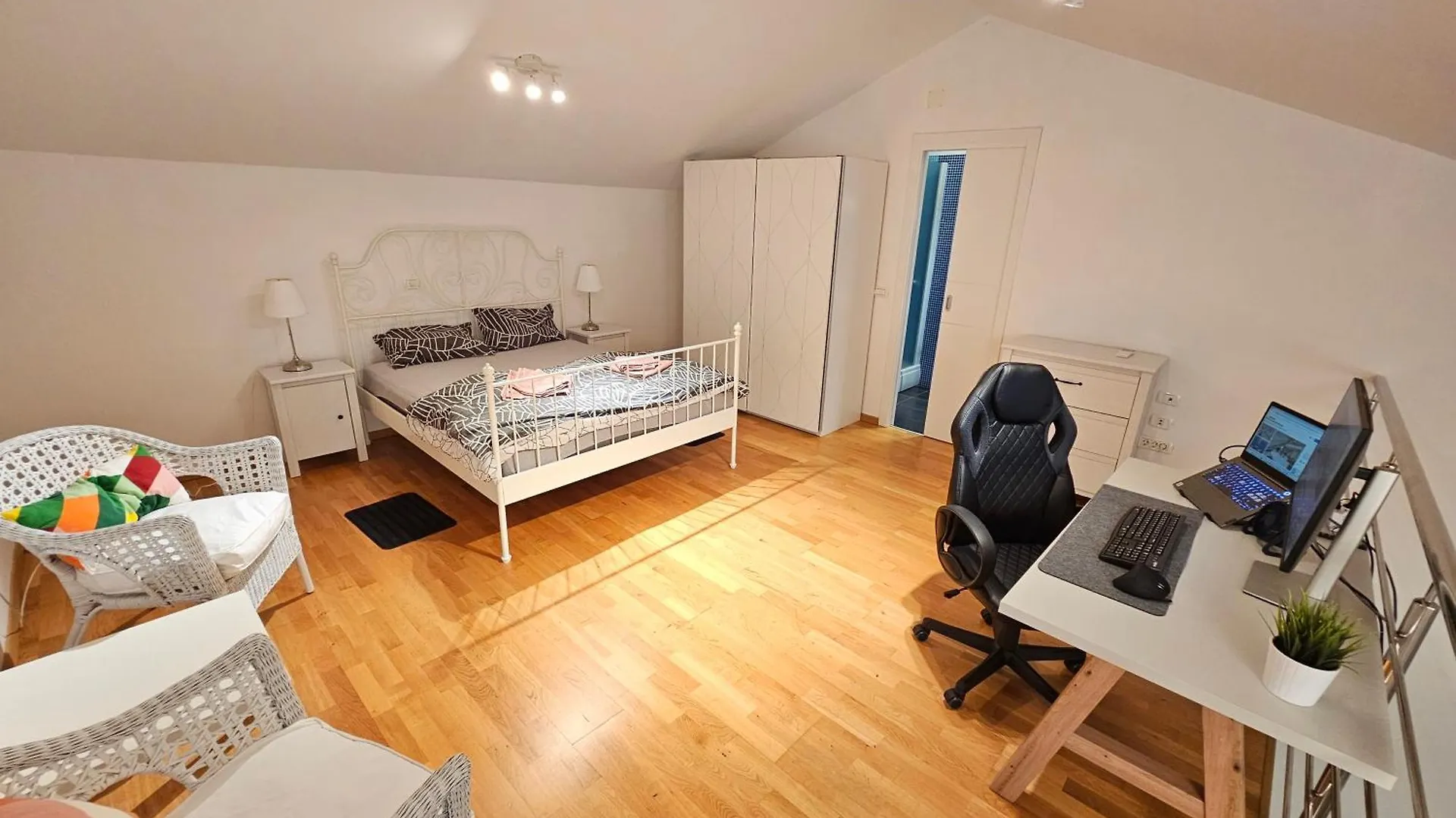 Diamond Seaview Penthouse Apartment Peroj